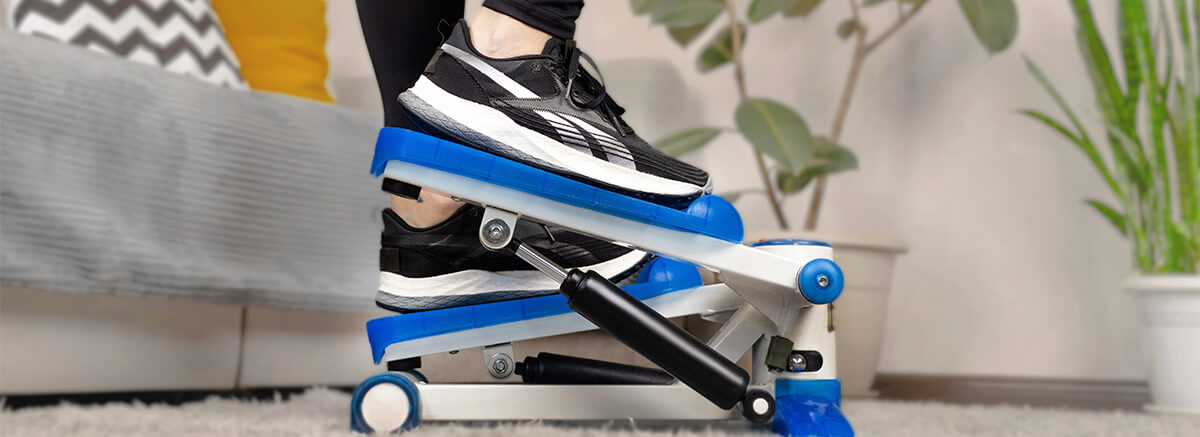 Боковые шаги на степпере